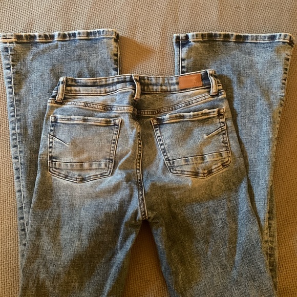 Girl’s BKE flare jeans - Picture 2 of 4